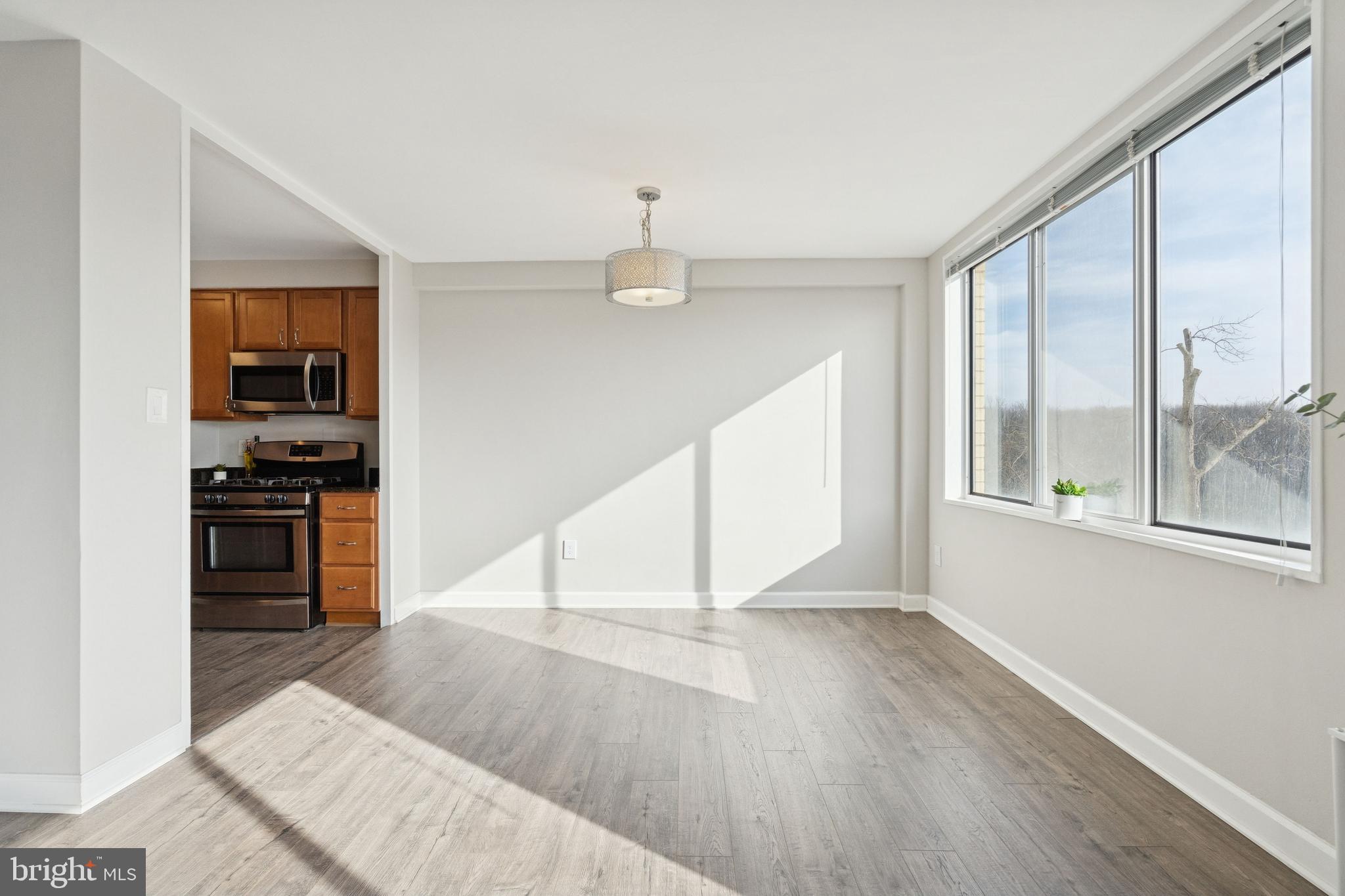 RIVER TOWERS - Residential