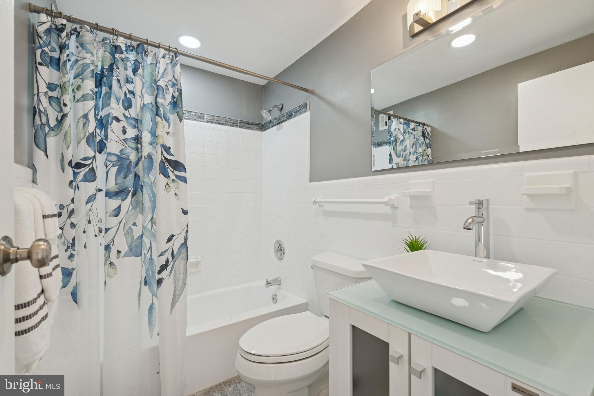 RIVER TOWERS - Residential