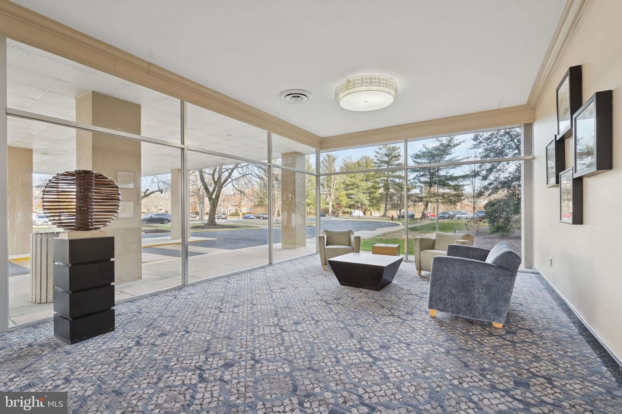 RIVER TOWERS - Residential