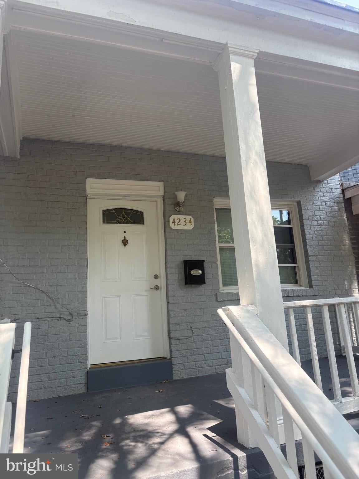 4234 4234 PLACE GAULT NE