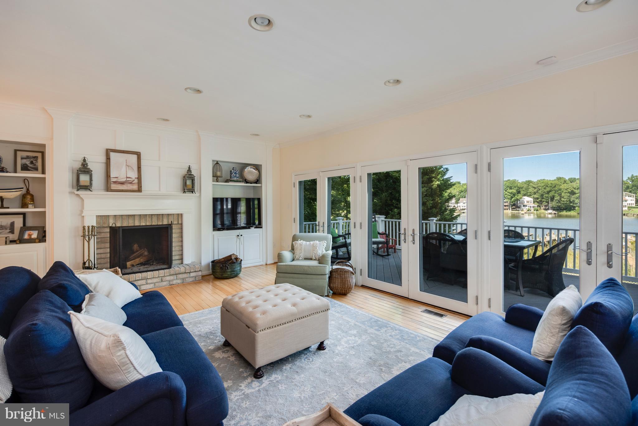 OYSTER HARBOR - Residential