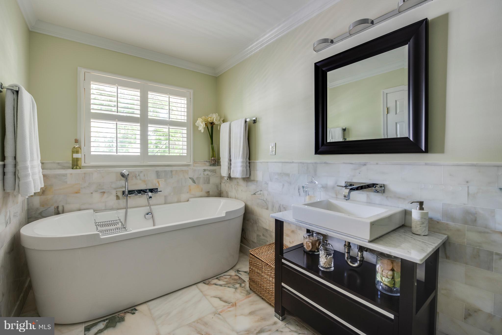 OYSTER HARBOR - Residential