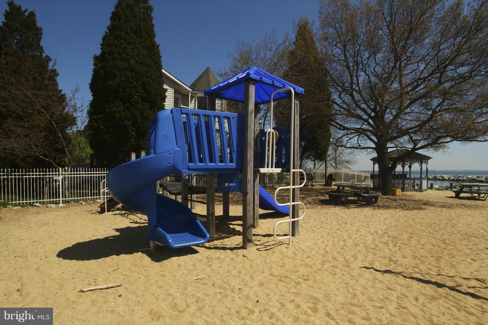 OYSTER HARBOR - Residential