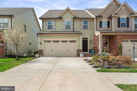 Townhouse For Sale - 18180 Red Mulberry Road<br/> Prince William County, DUMFRIES, VA 22026