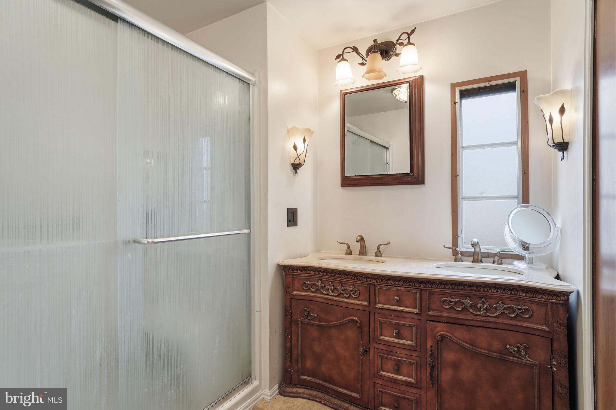 COLONIAL HERITAGE - Residential