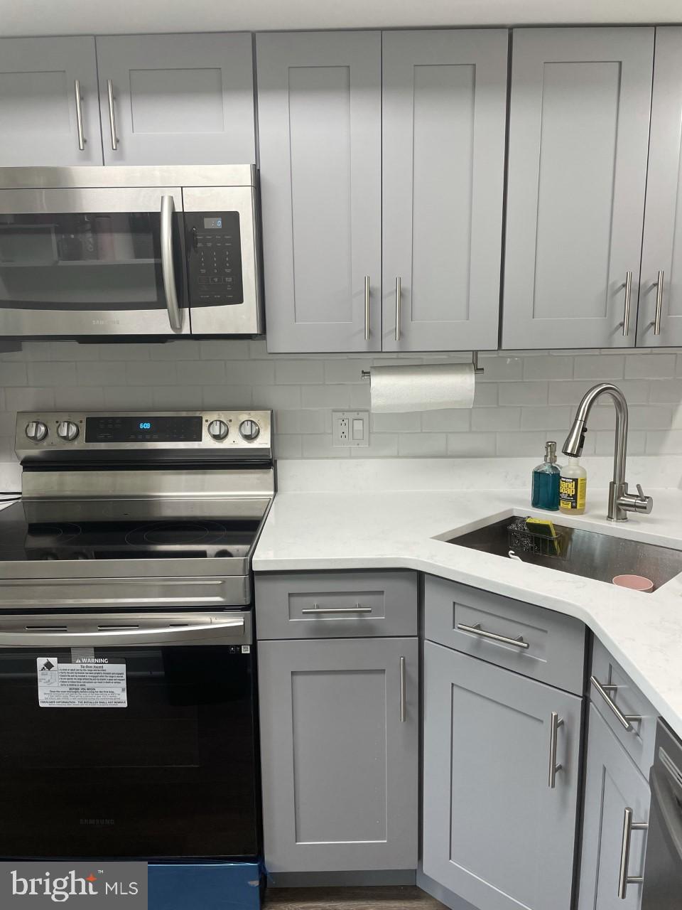 BERKLEIGH SQUARE - Residential Lease