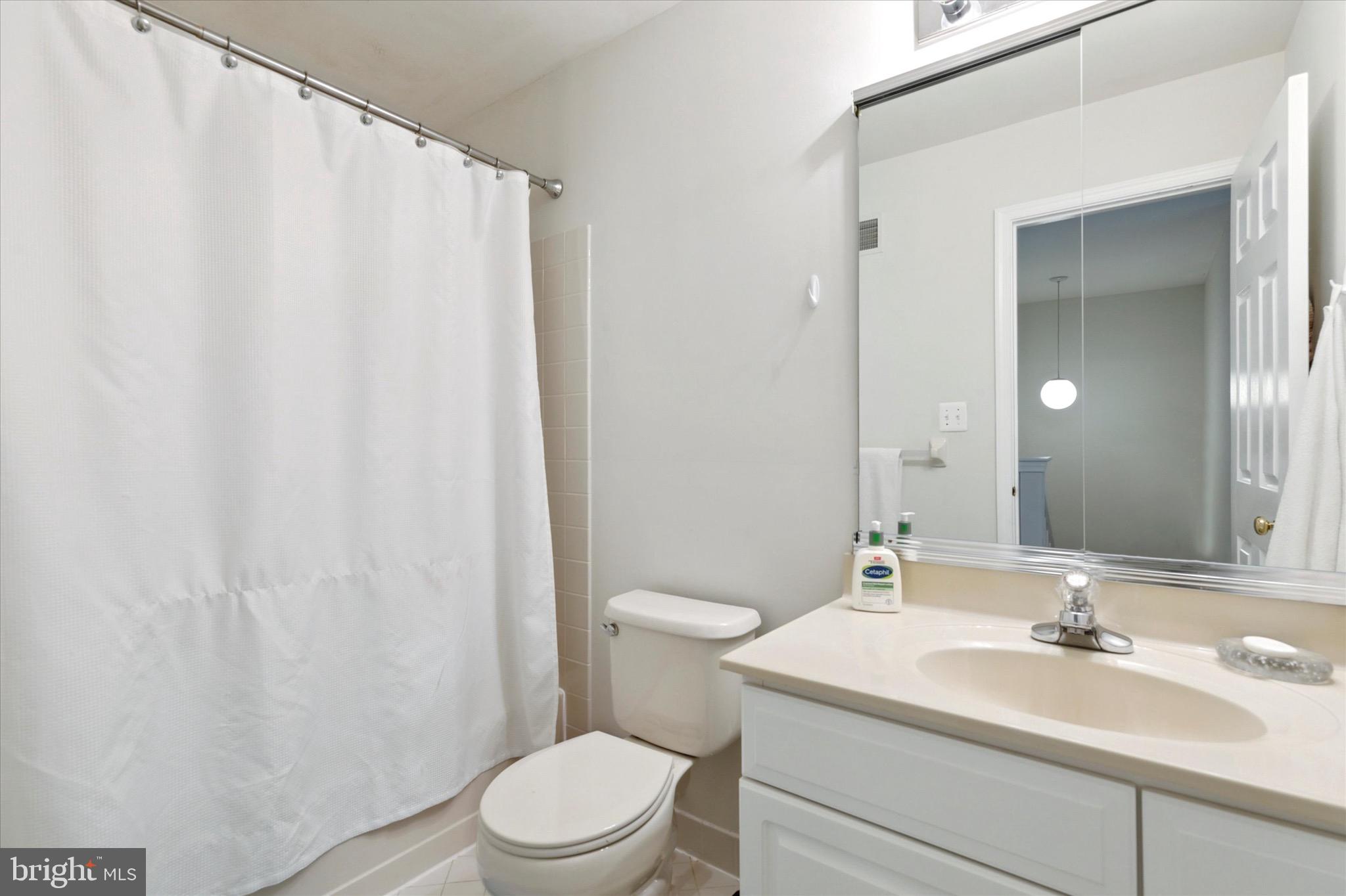 BLUE BELL CC - Residential Lease