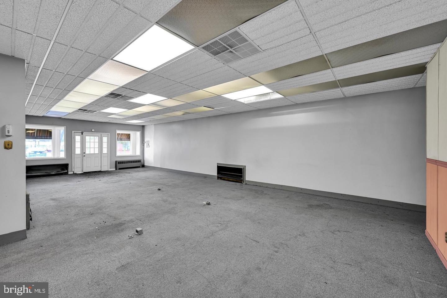 9 E CENTRE STREET