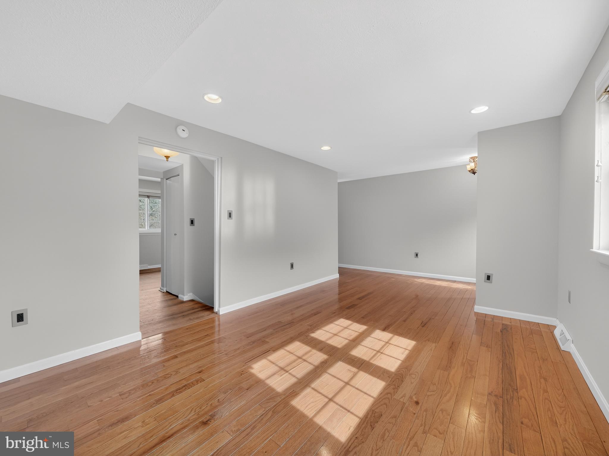 VILLAGE BROOK - Residential