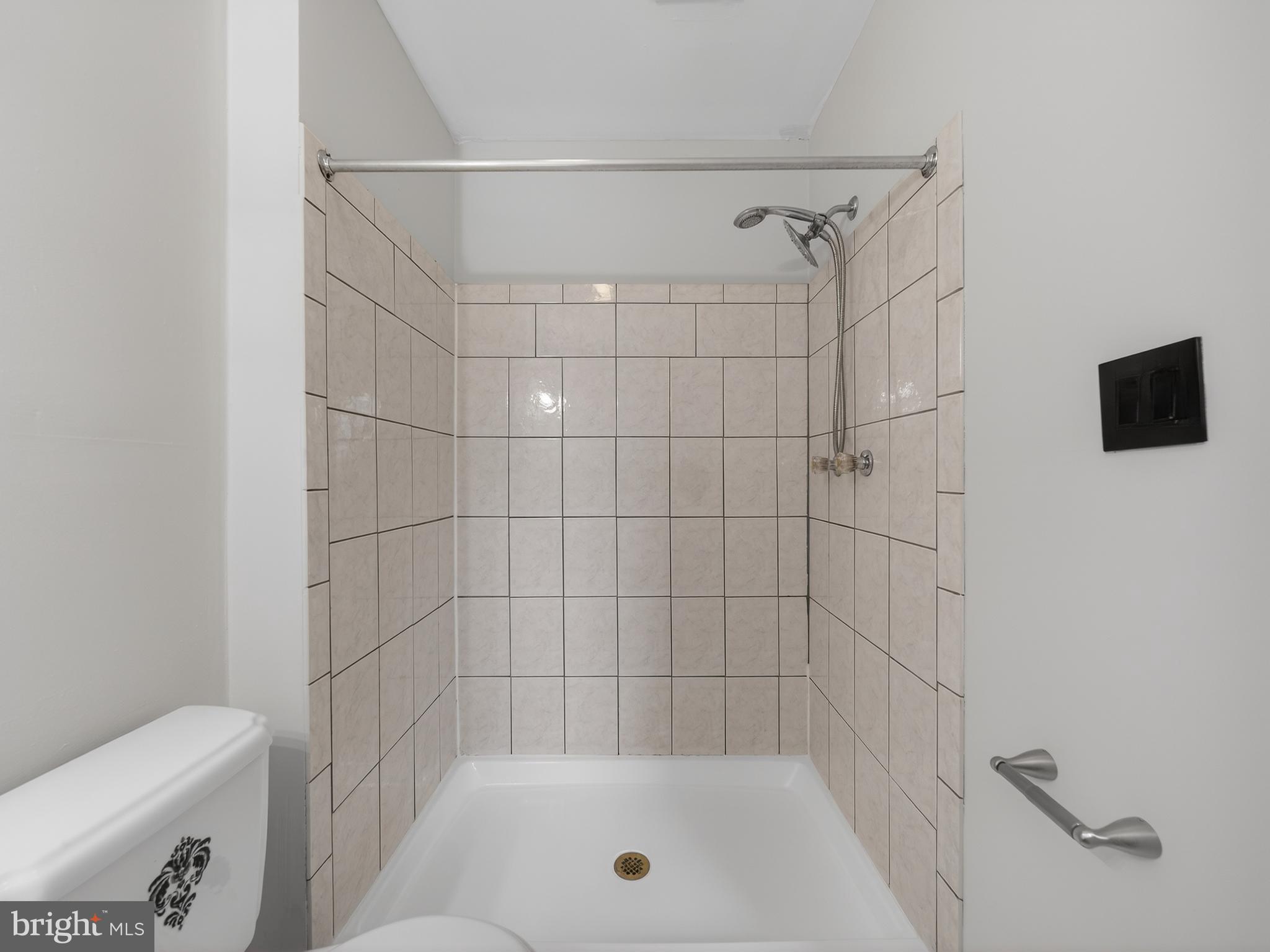 VILLAGE BROOK - Residential