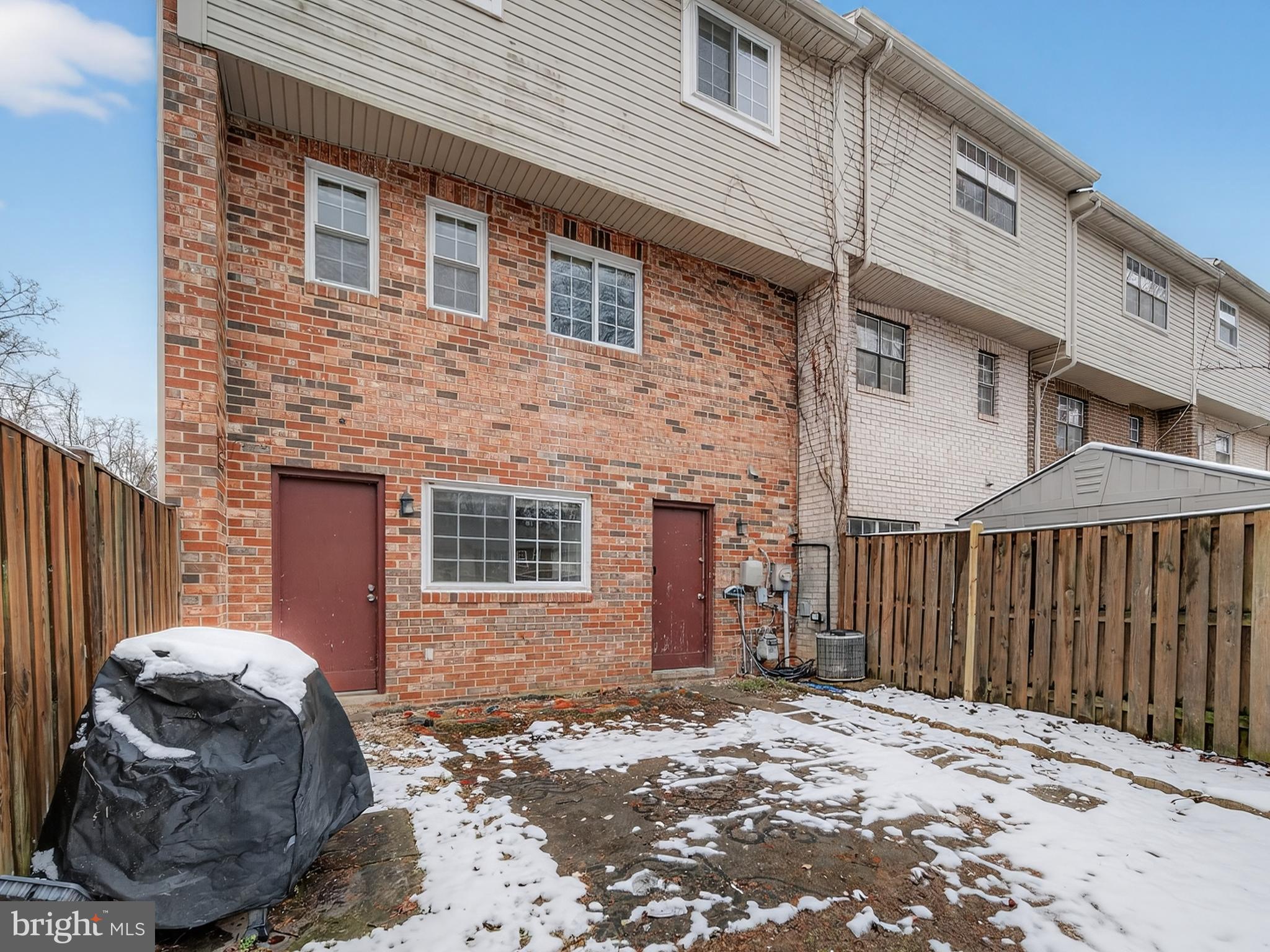 VILLAGE BROOK - Residential