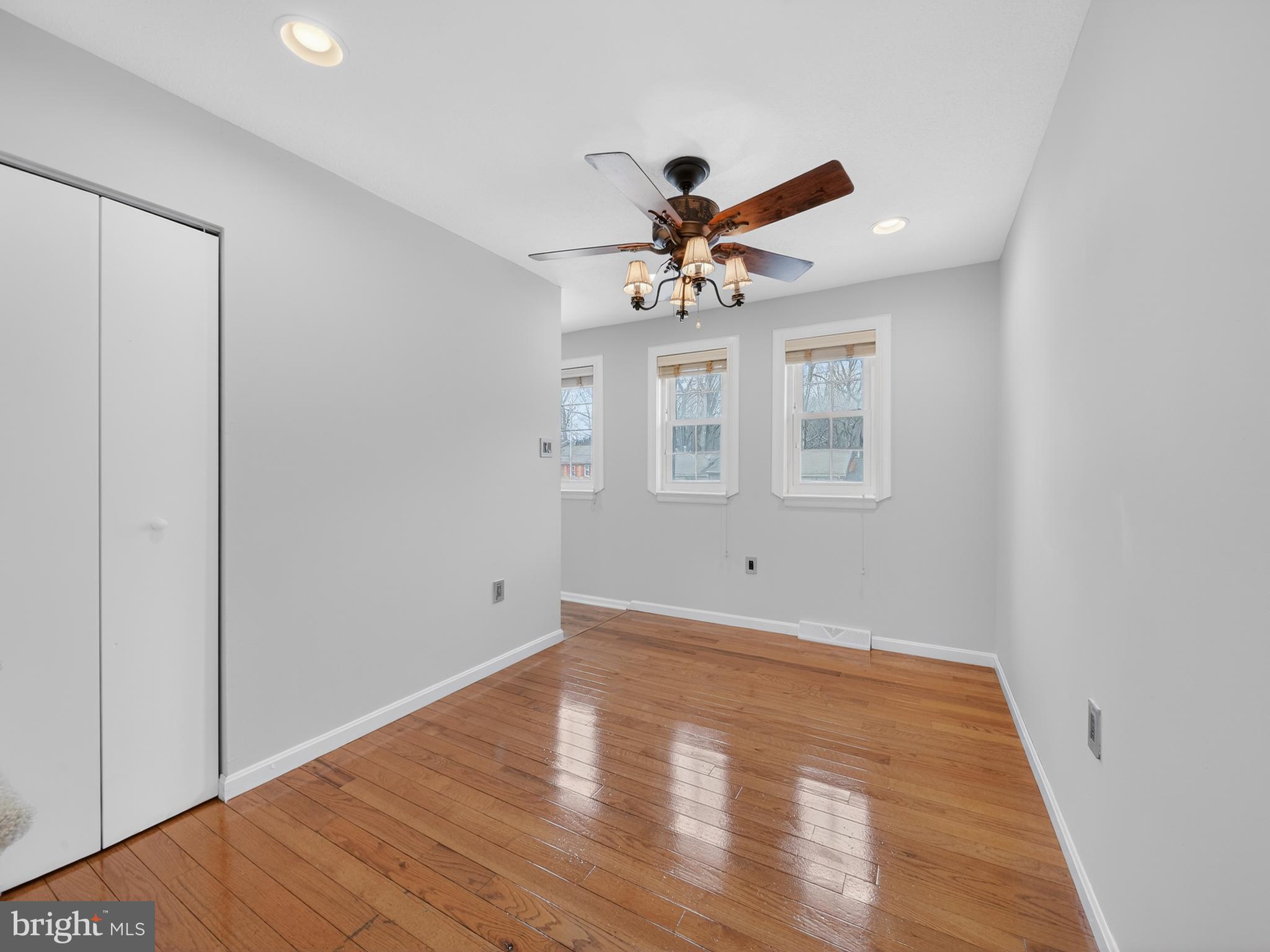 VILLAGE BROOK - Residential