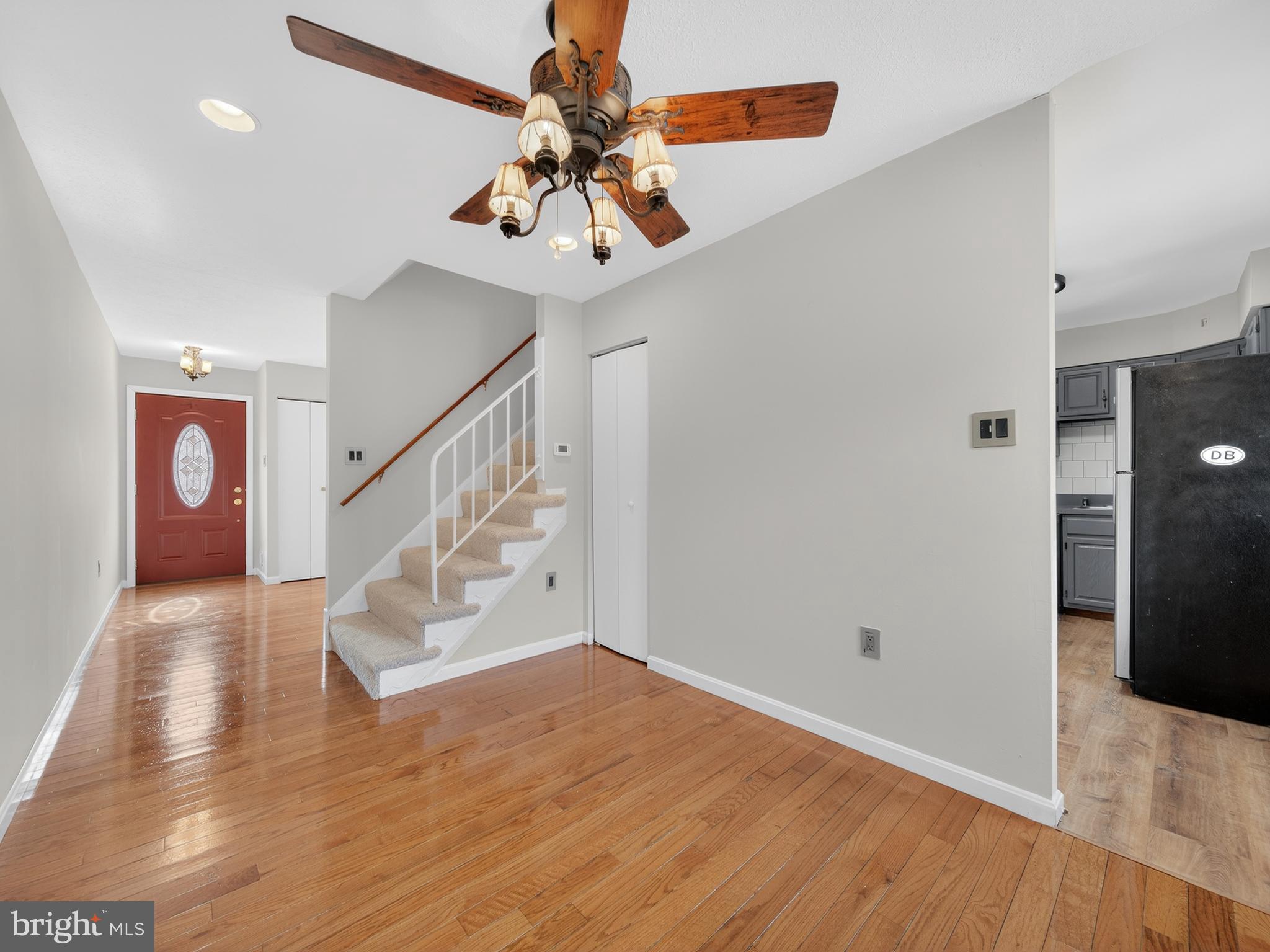 VILLAGE BROOK - Residential