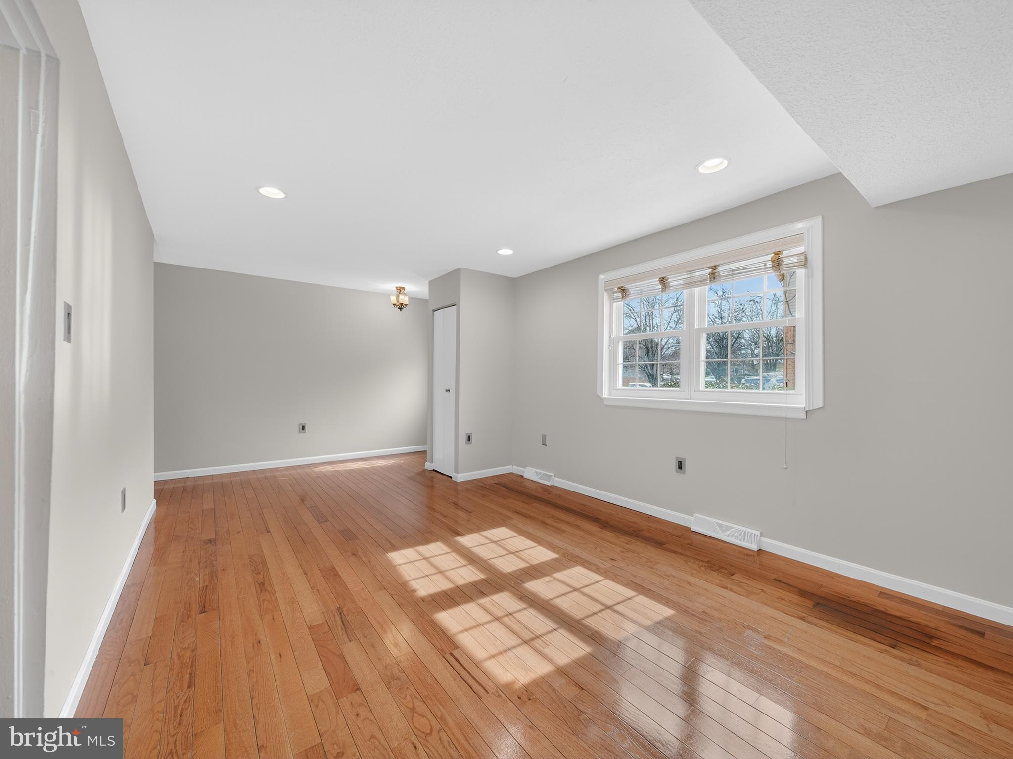 VILLAGE BROOK - Residential