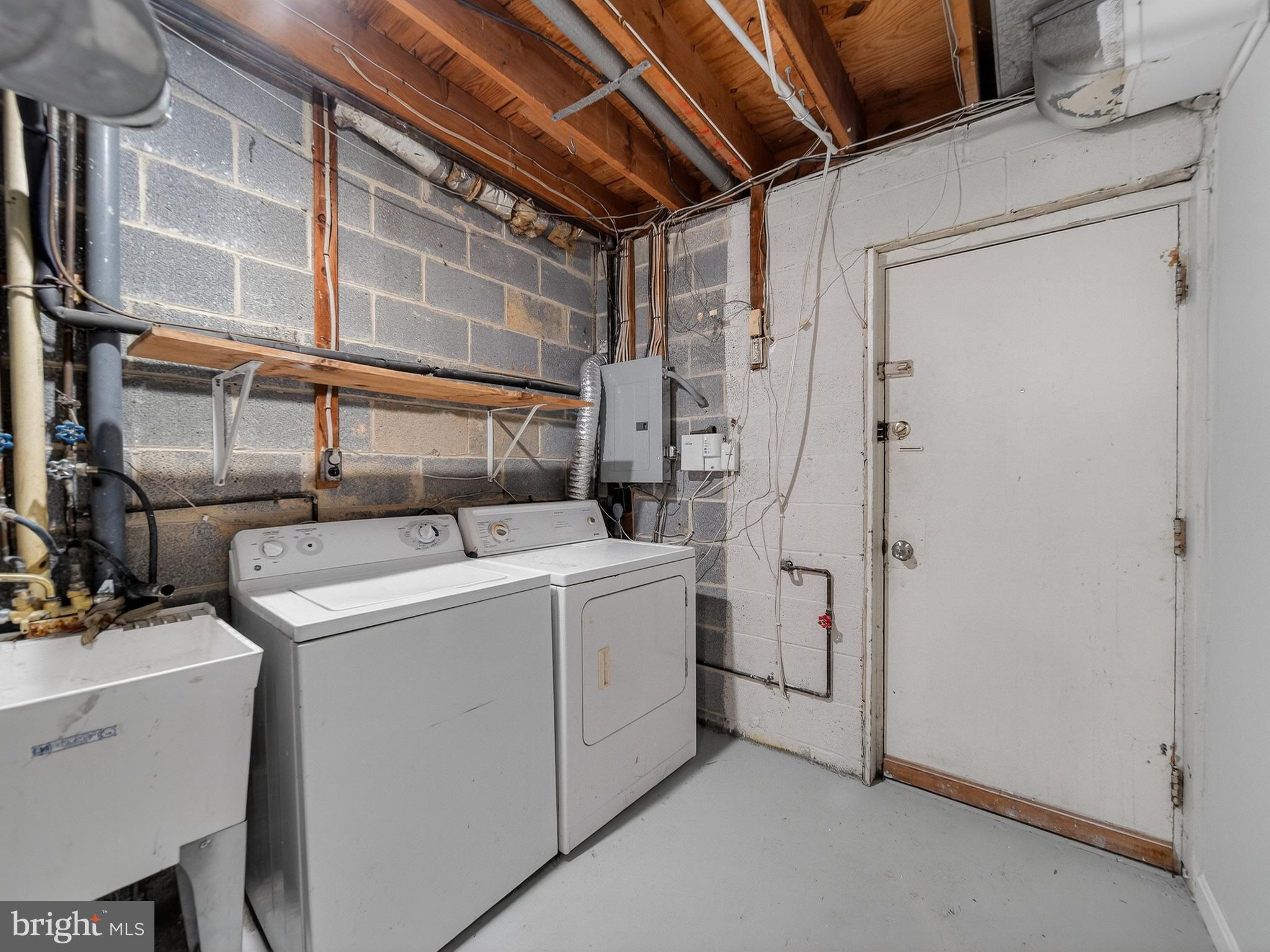 VILLAGE BROOK - Residential