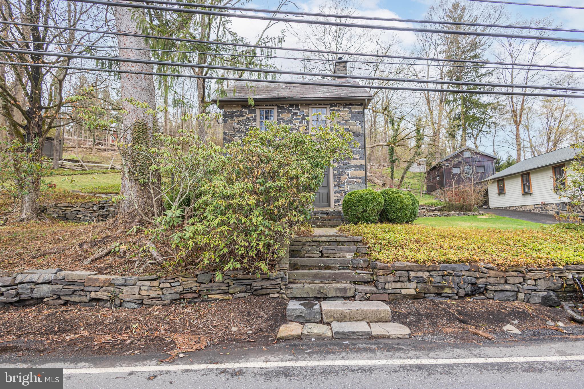 4902 RIVER ROAD