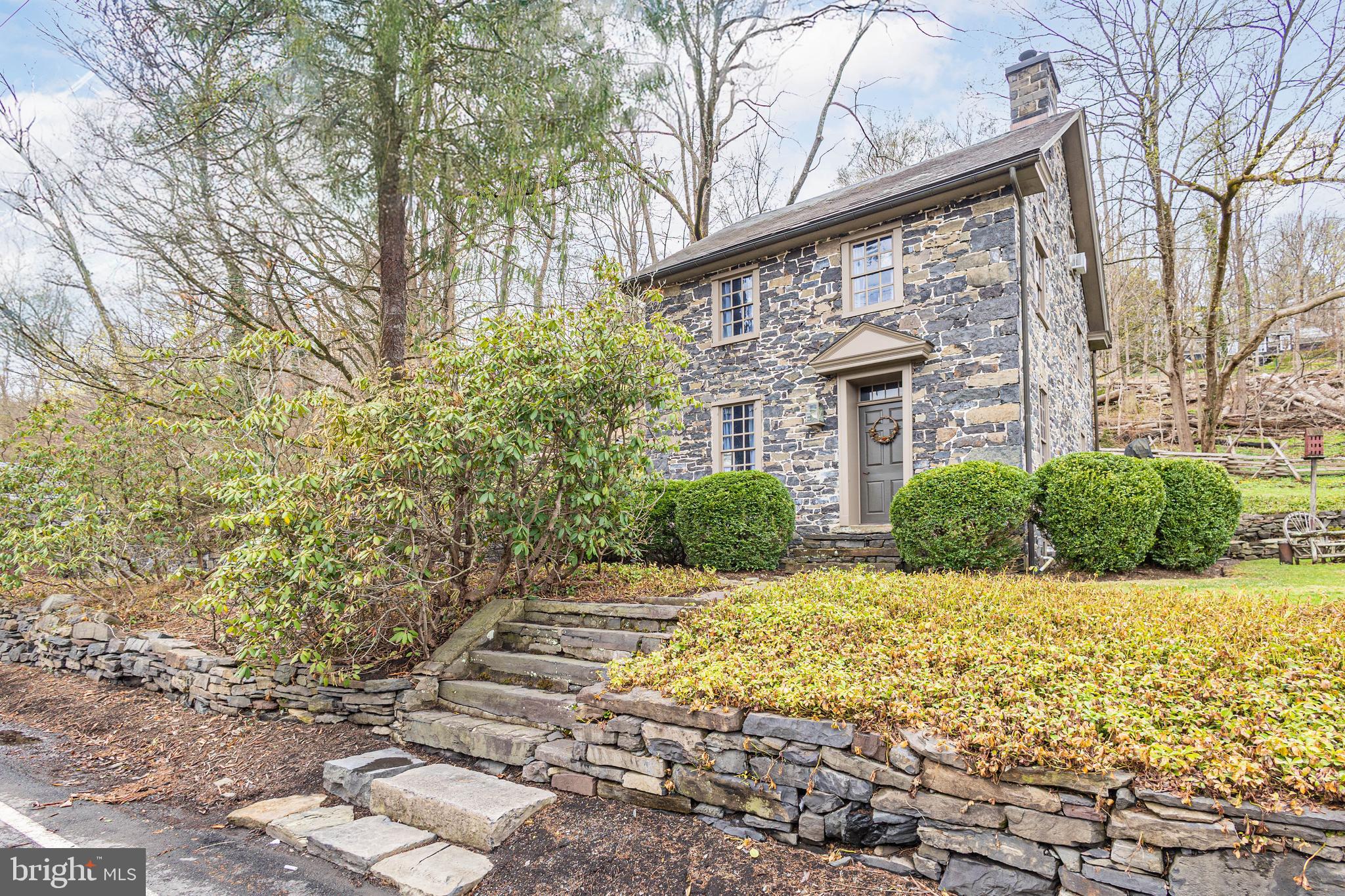 4902 RIVER ROAD
