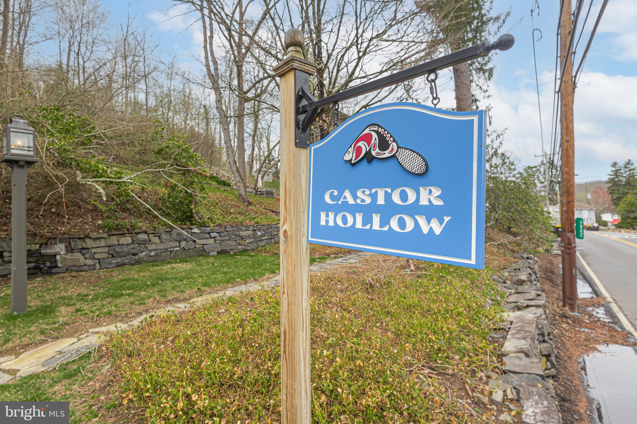 4902 RIVER ROAD