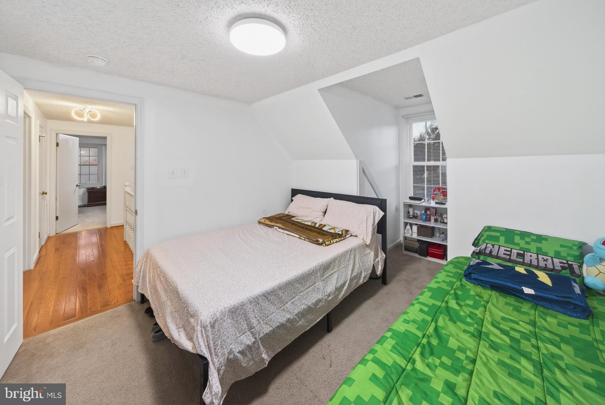 OAK VIEW - Residential