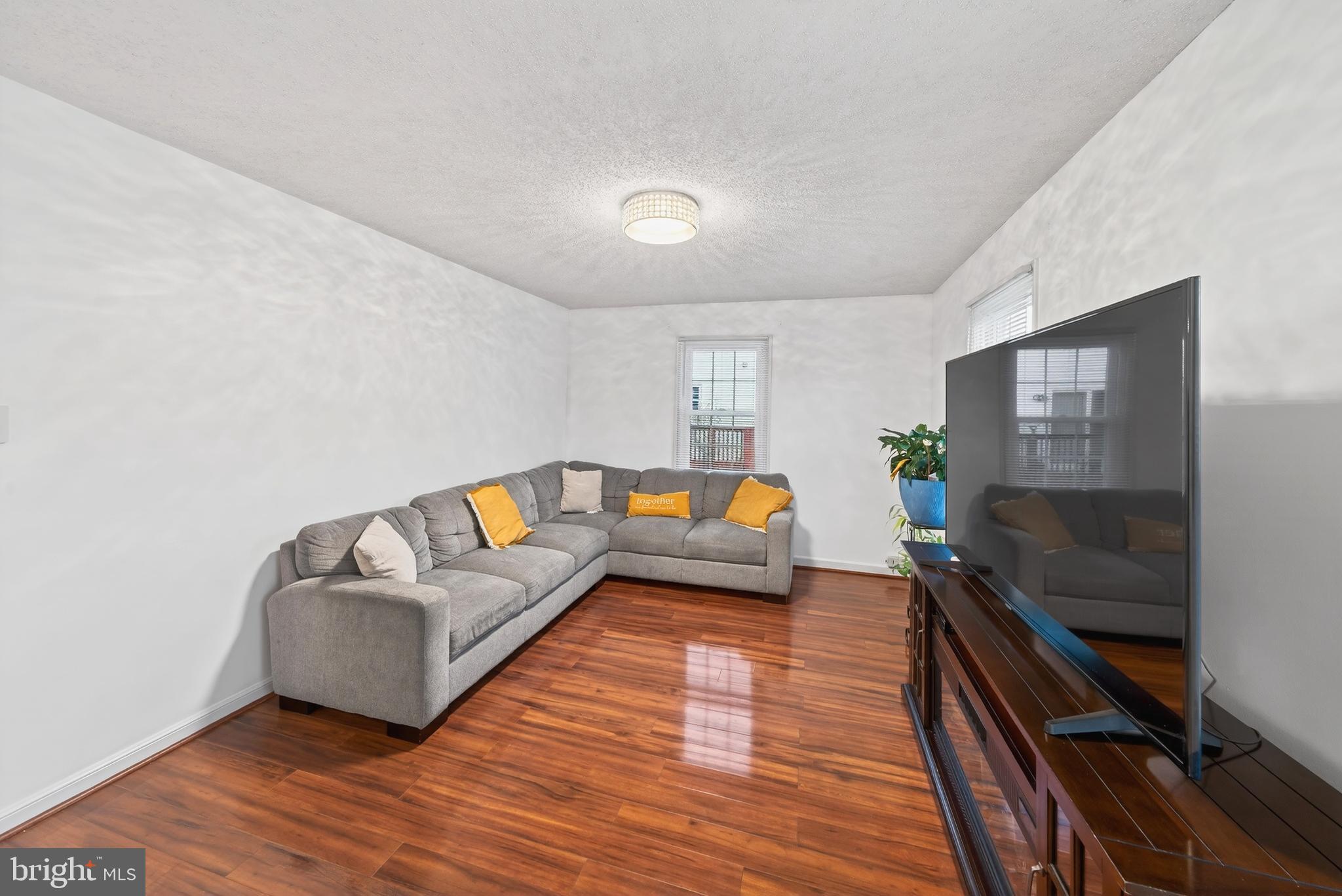 OAK VIEW - Residential