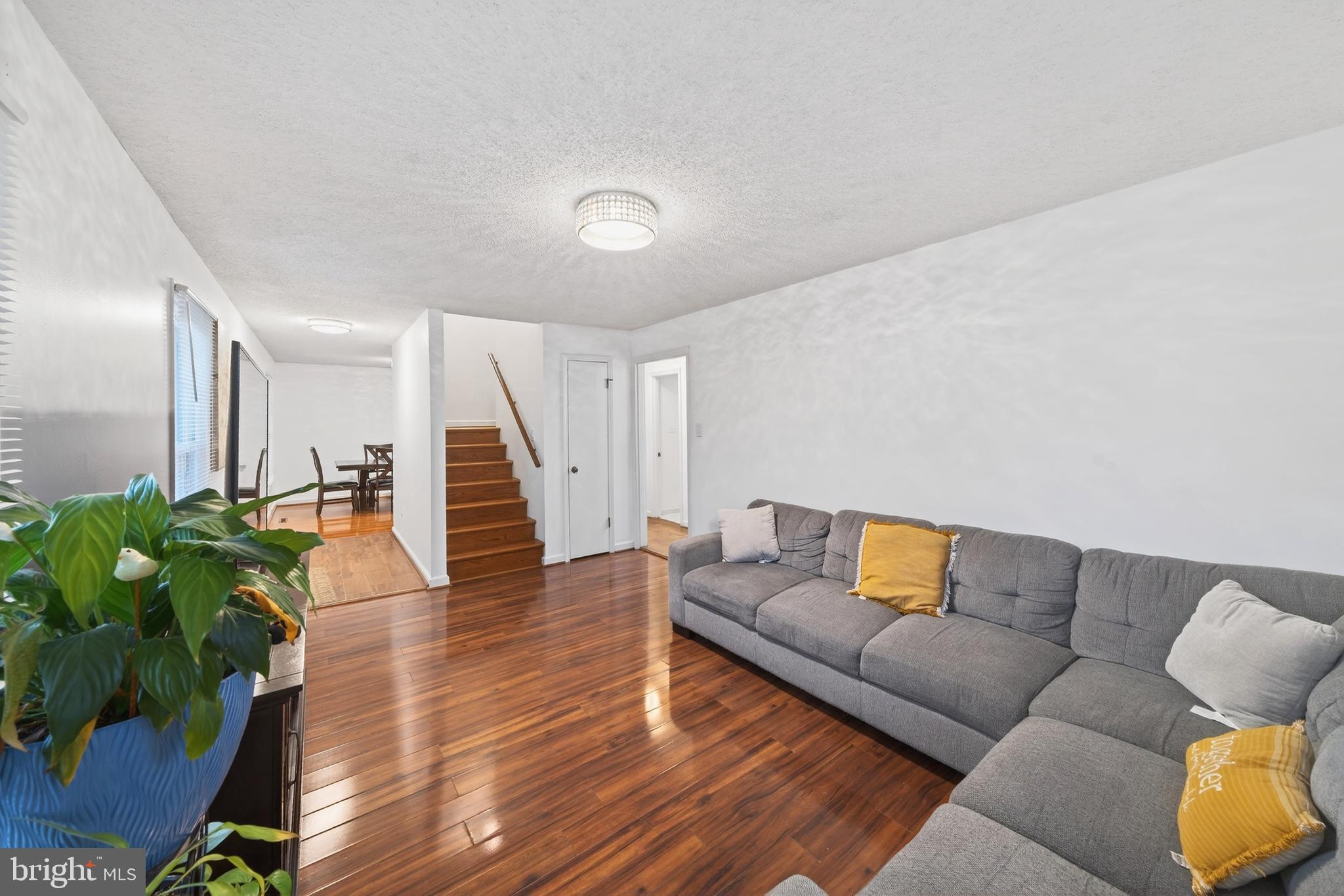 OAK VIEW - Residential