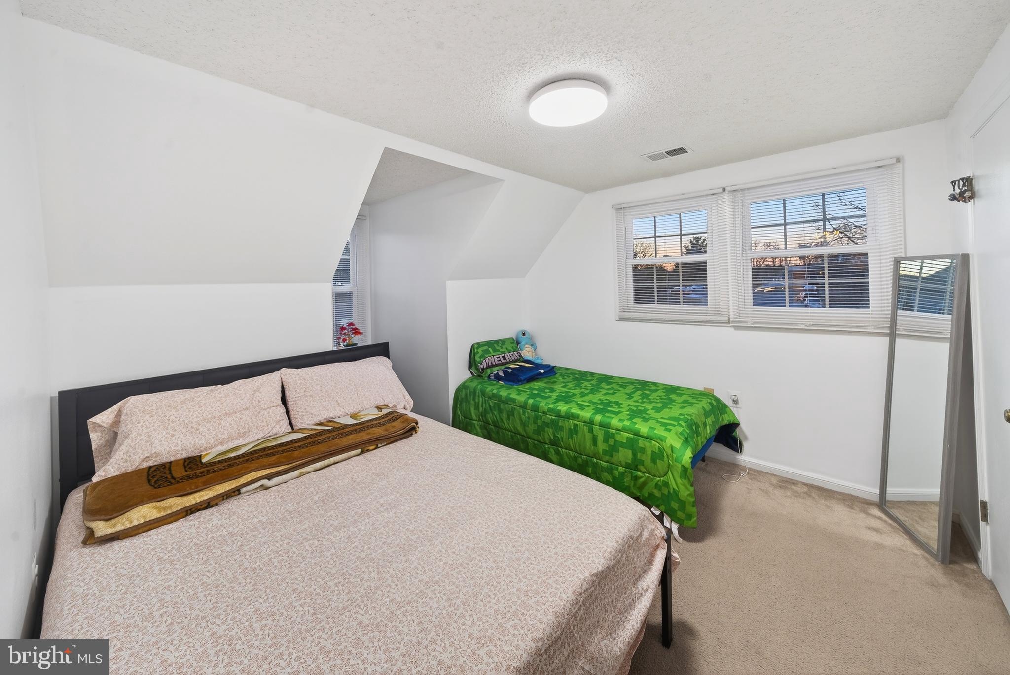 OAK VIEW - Residential