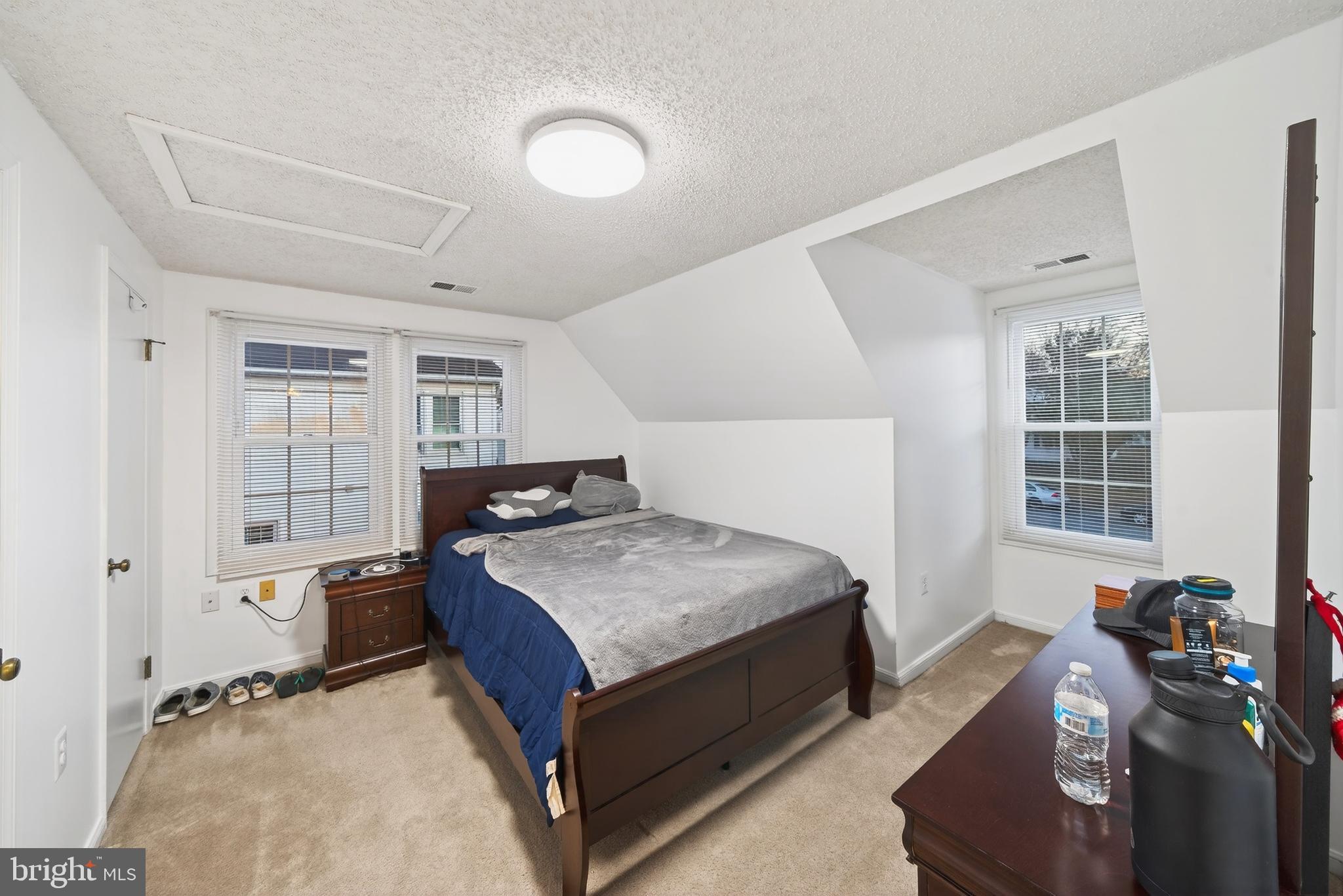 OAK VIEW - Residential