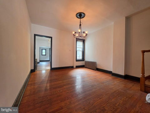 Townhouse For Rent - 156 Washington Street<br/> Mercer County, TRENTON, NJ 08611
