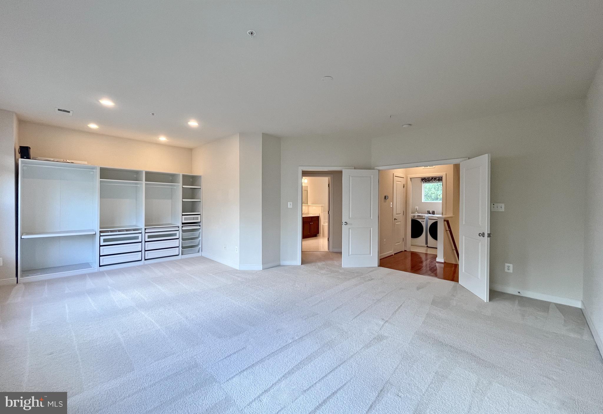 CENTERPOINTE - Residential