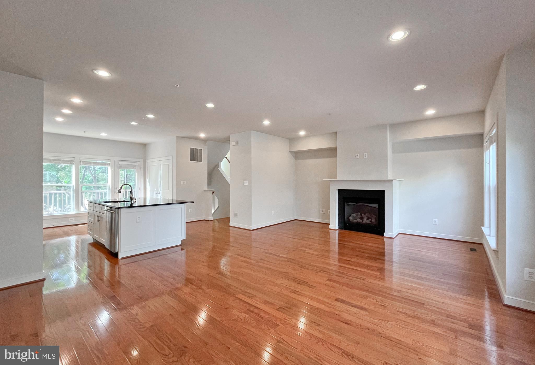 CENTERPOINTE - Residential