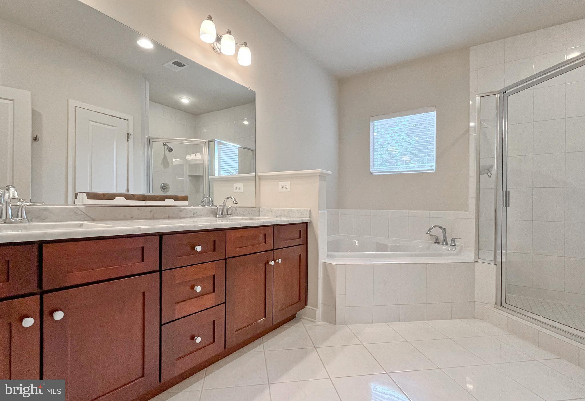 CENTERPOINTE - Residential