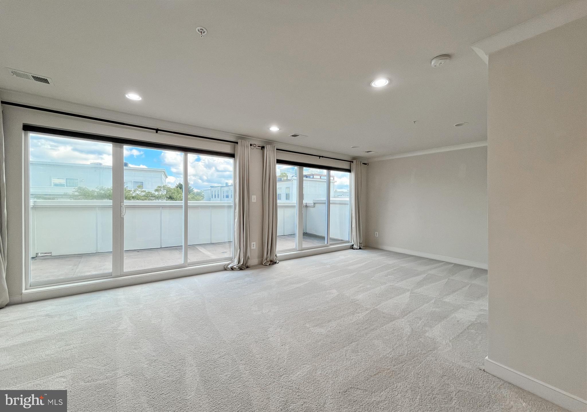 CENTERPOINTE - Residential