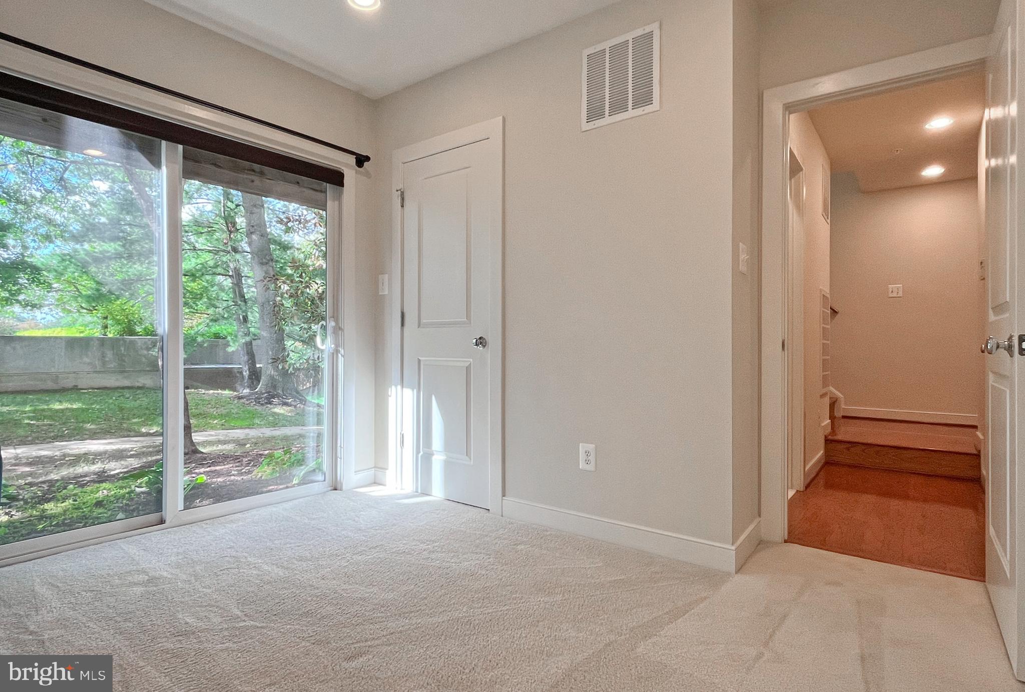 CENTERPOINTE - Residential