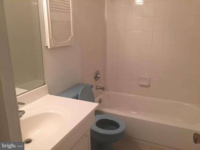 BAY HILLS - Residential