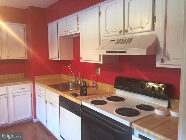 BAY HILLS - Residential