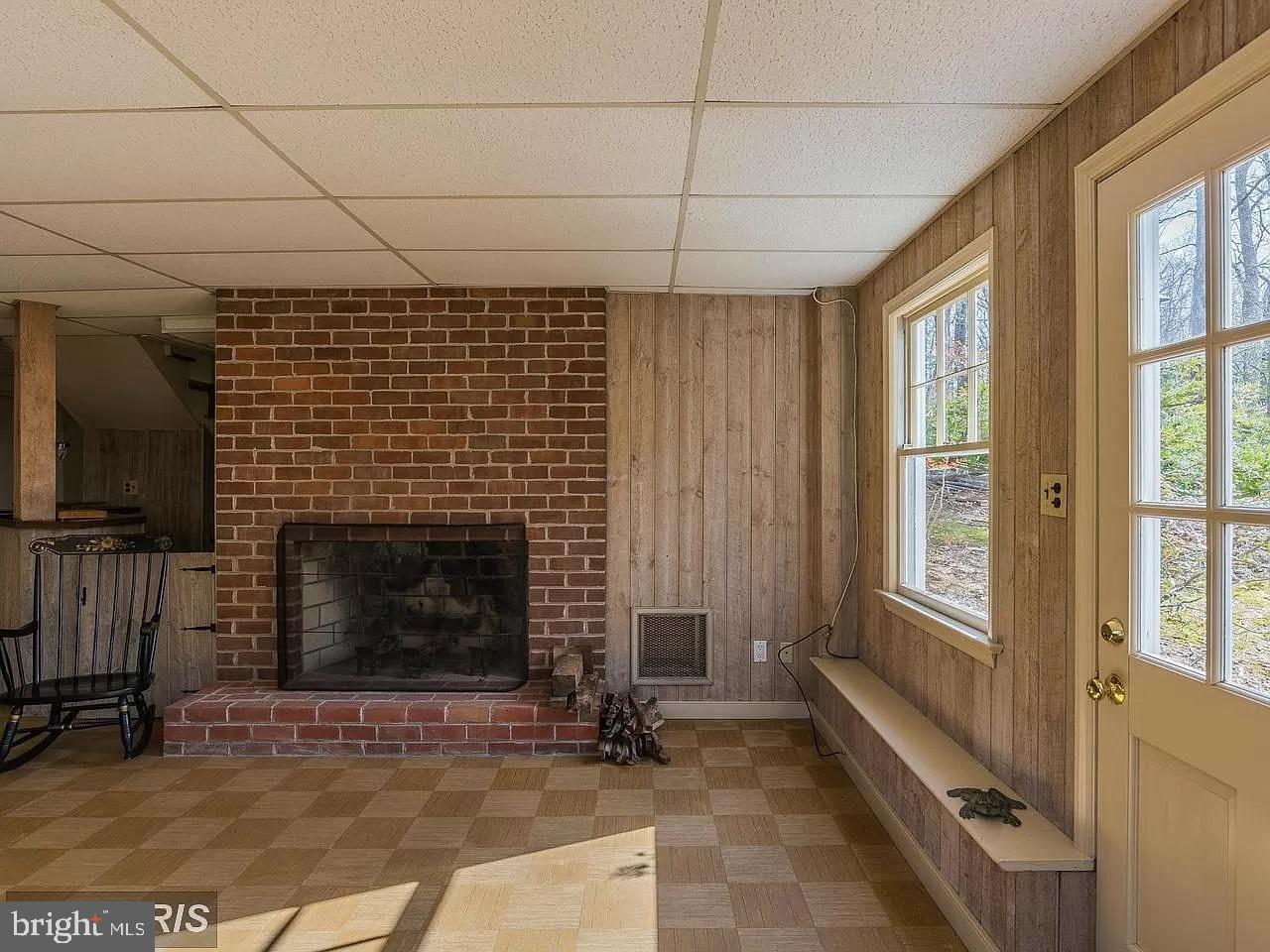 ARGYLE HEIGHTS - Residential Lease