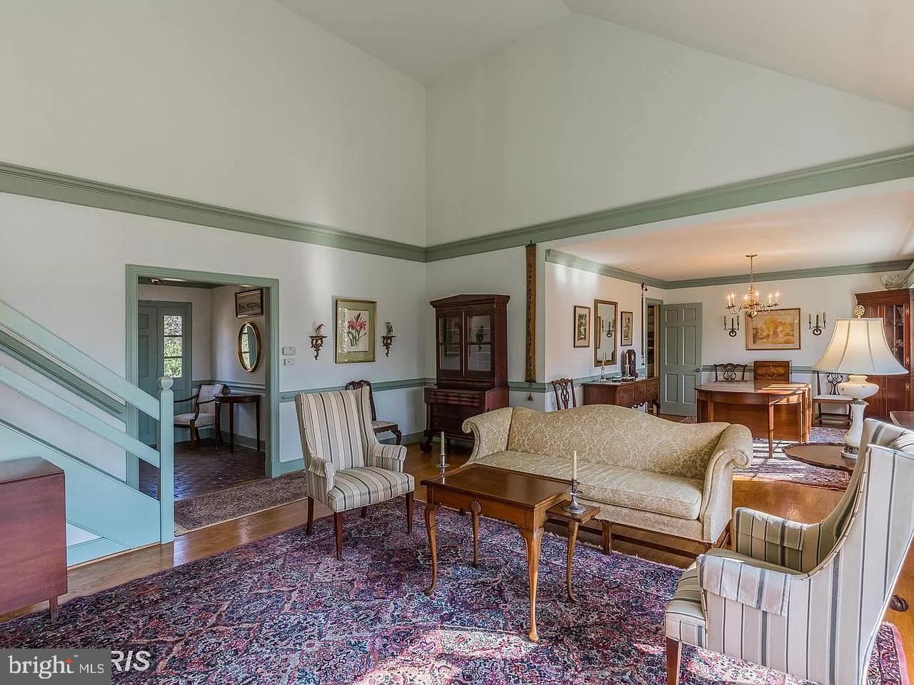 ARGYLE HEIGHTS - Residential Lease