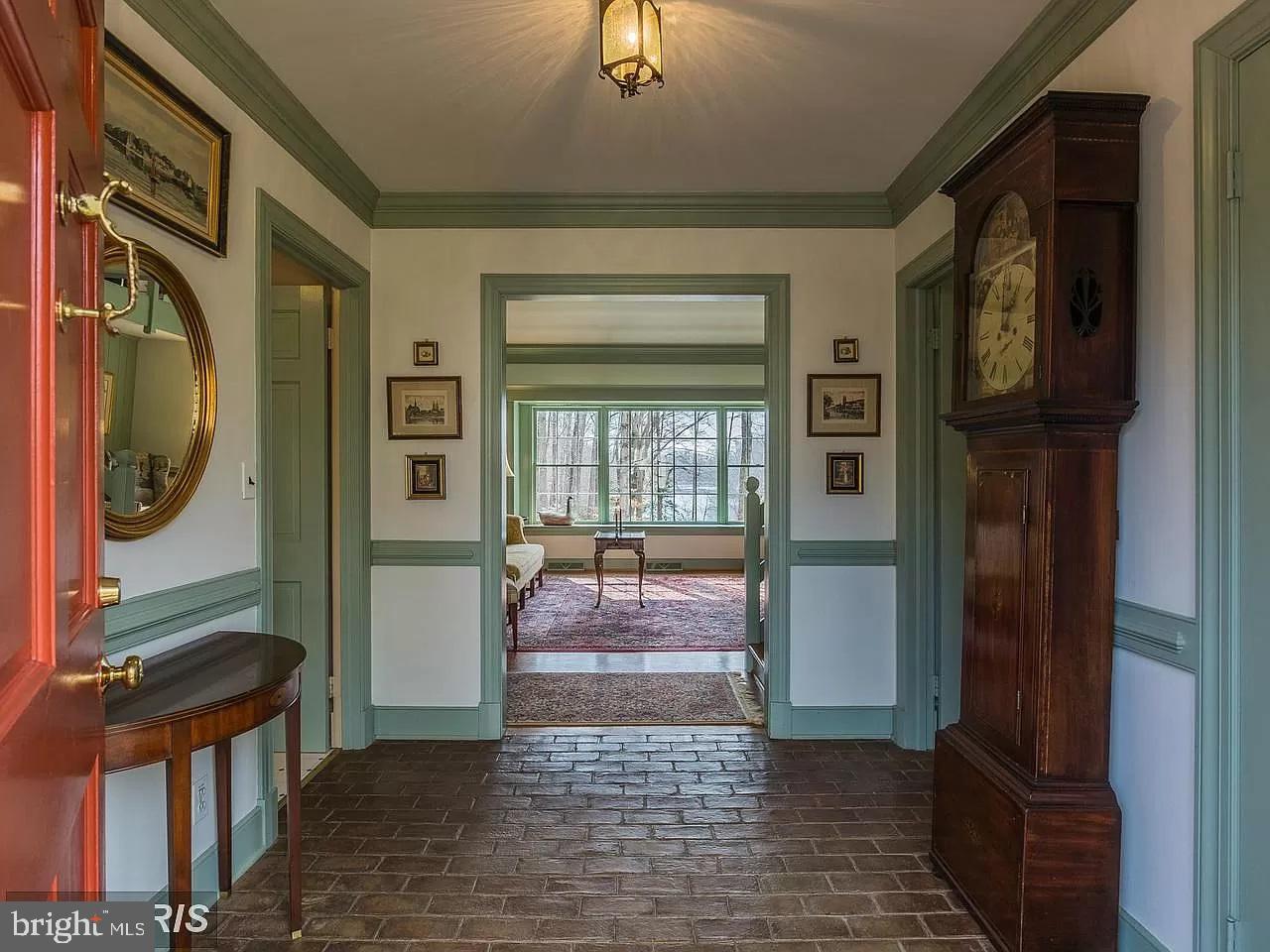 ARGYLE HEIGHTS - Residential Lease