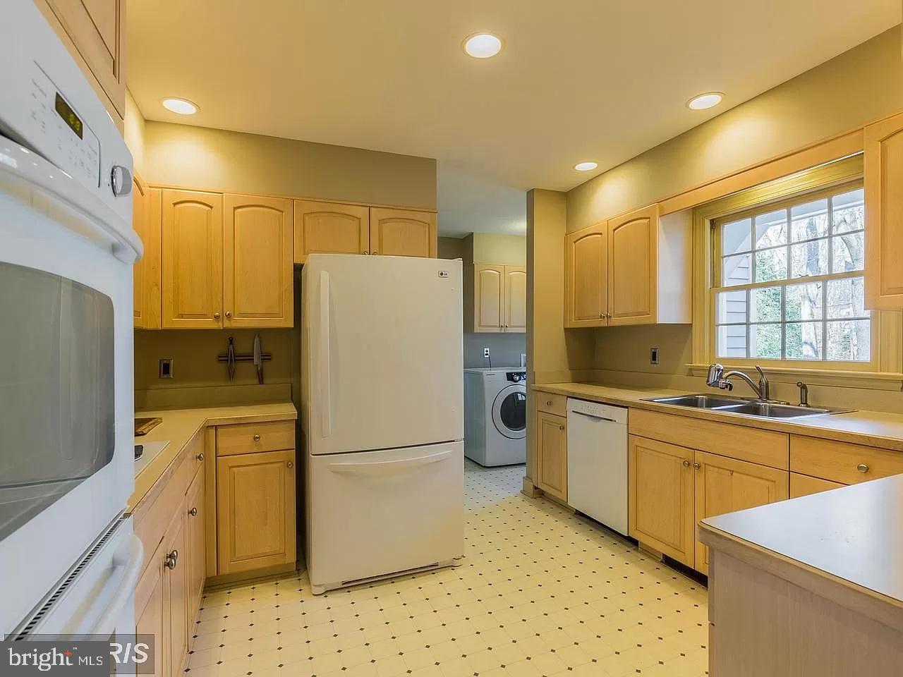 ARGYLE HEIGHTS - Residential Lease