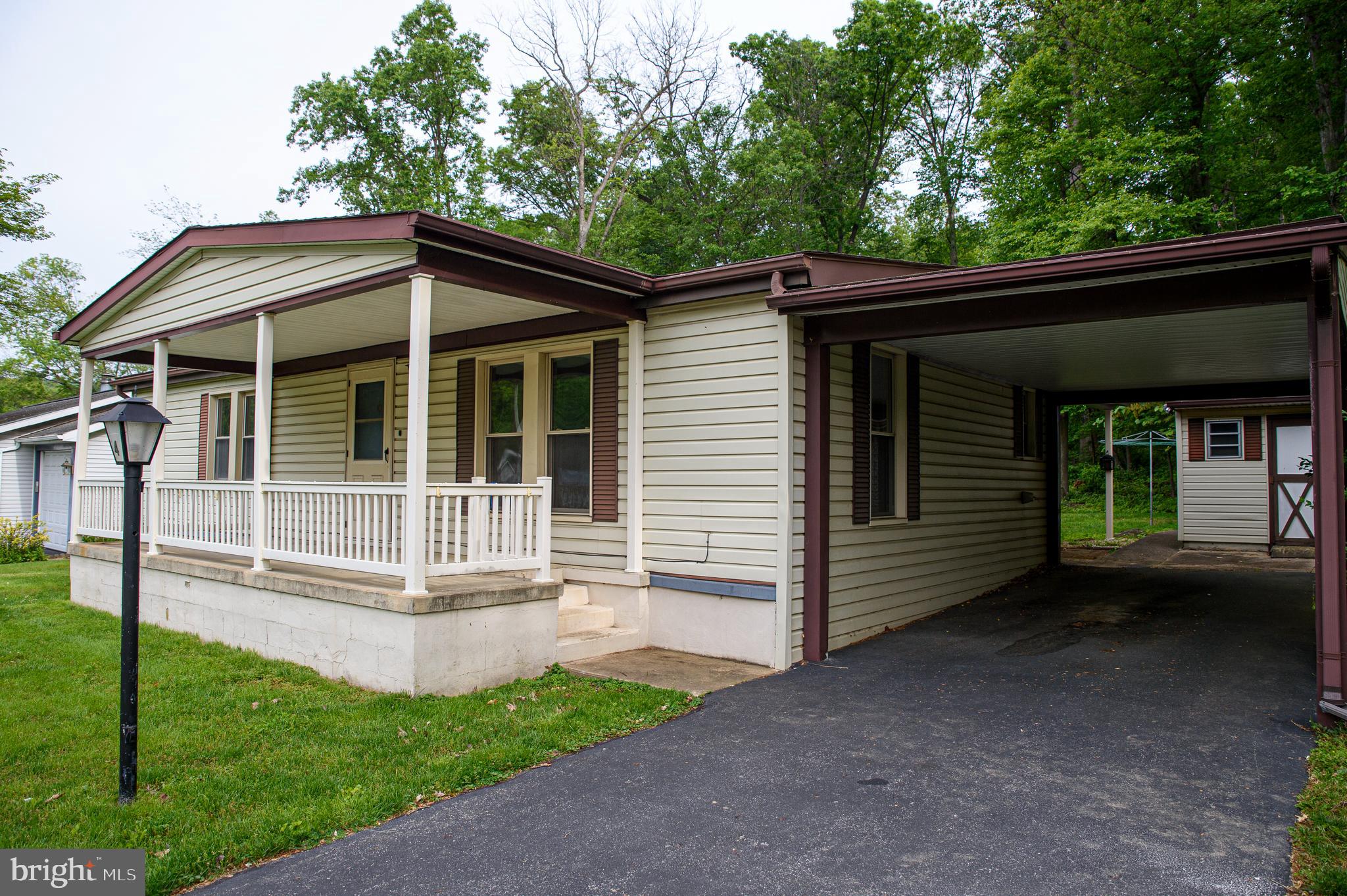 4 MAPLE AVENUE