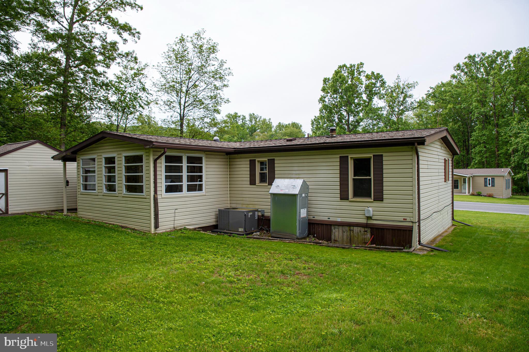 4 MAPLE AVENUE