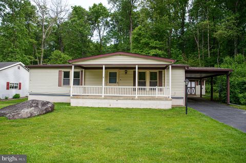 4 MAPLE AVENUE MANHEIM PA 17545