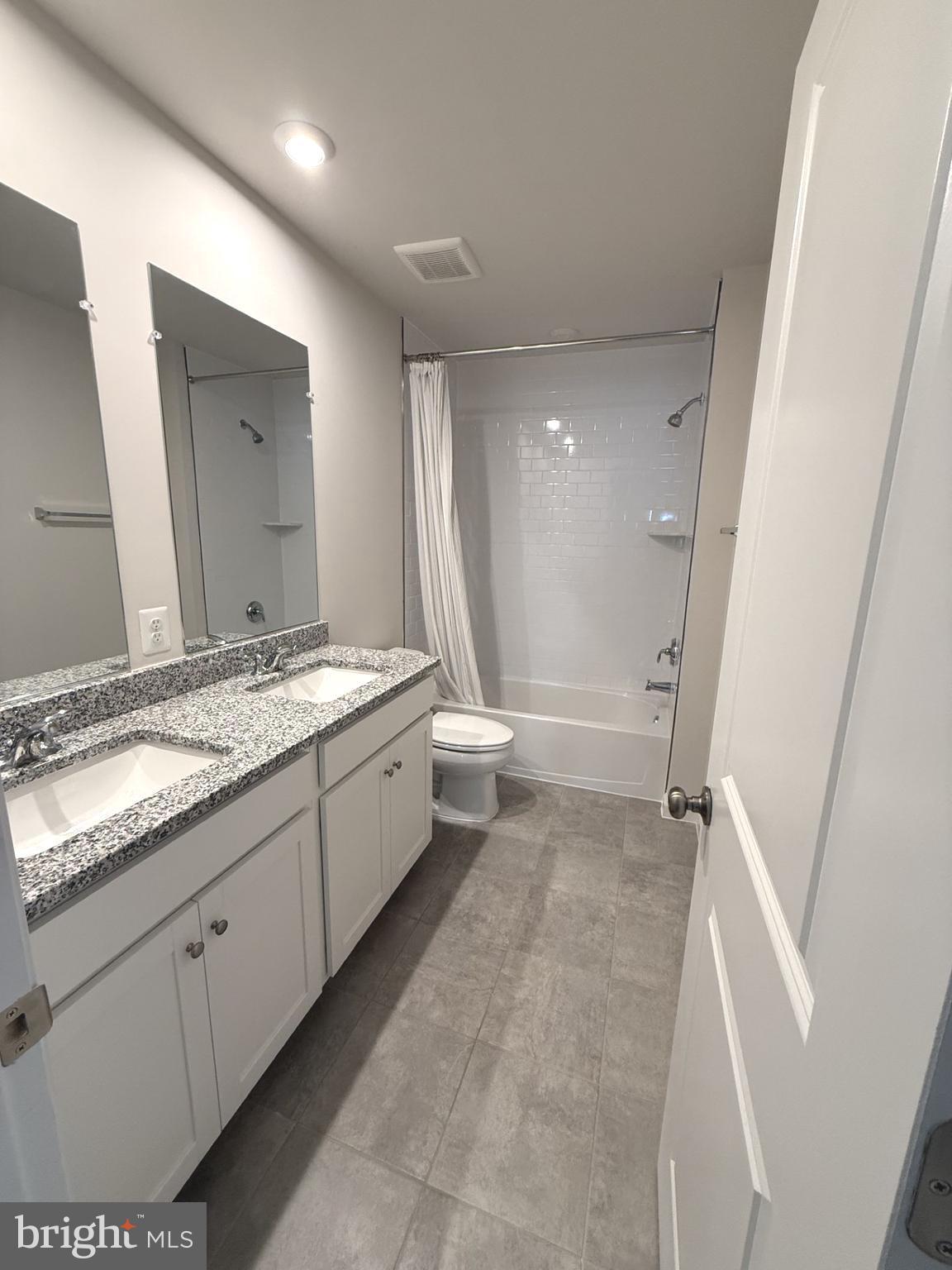 PRESIDENTS POINTE - Residential