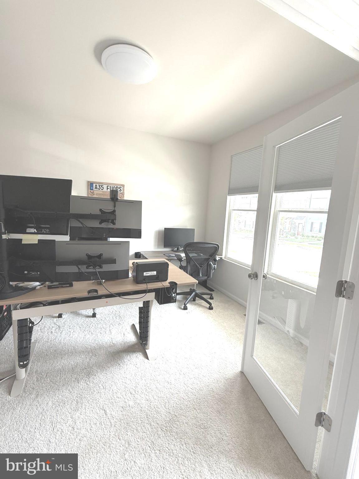 PRESIDENTS POINTE - Residential