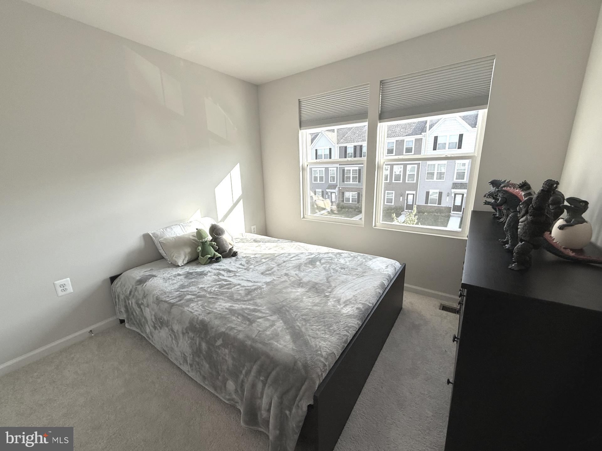 PRESIDENTS POINTE - Residential