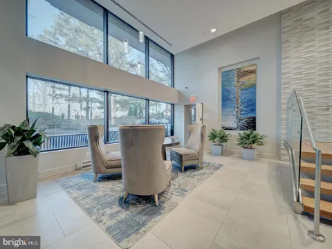 3800 Powell Lane Unit 727, Falls Church, VA MLS: VAFX2228050