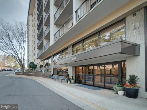 3800 Powell Lane Unit 727, Falls Church, VA MLS: VAFX2228050