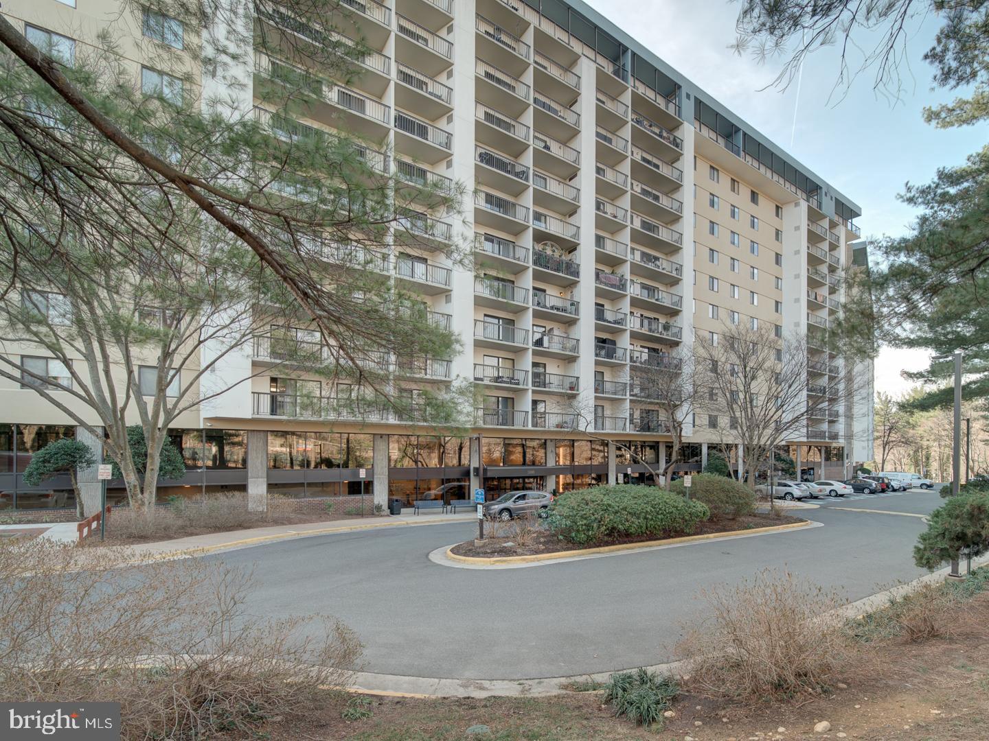 3800 POWELL LANE 727