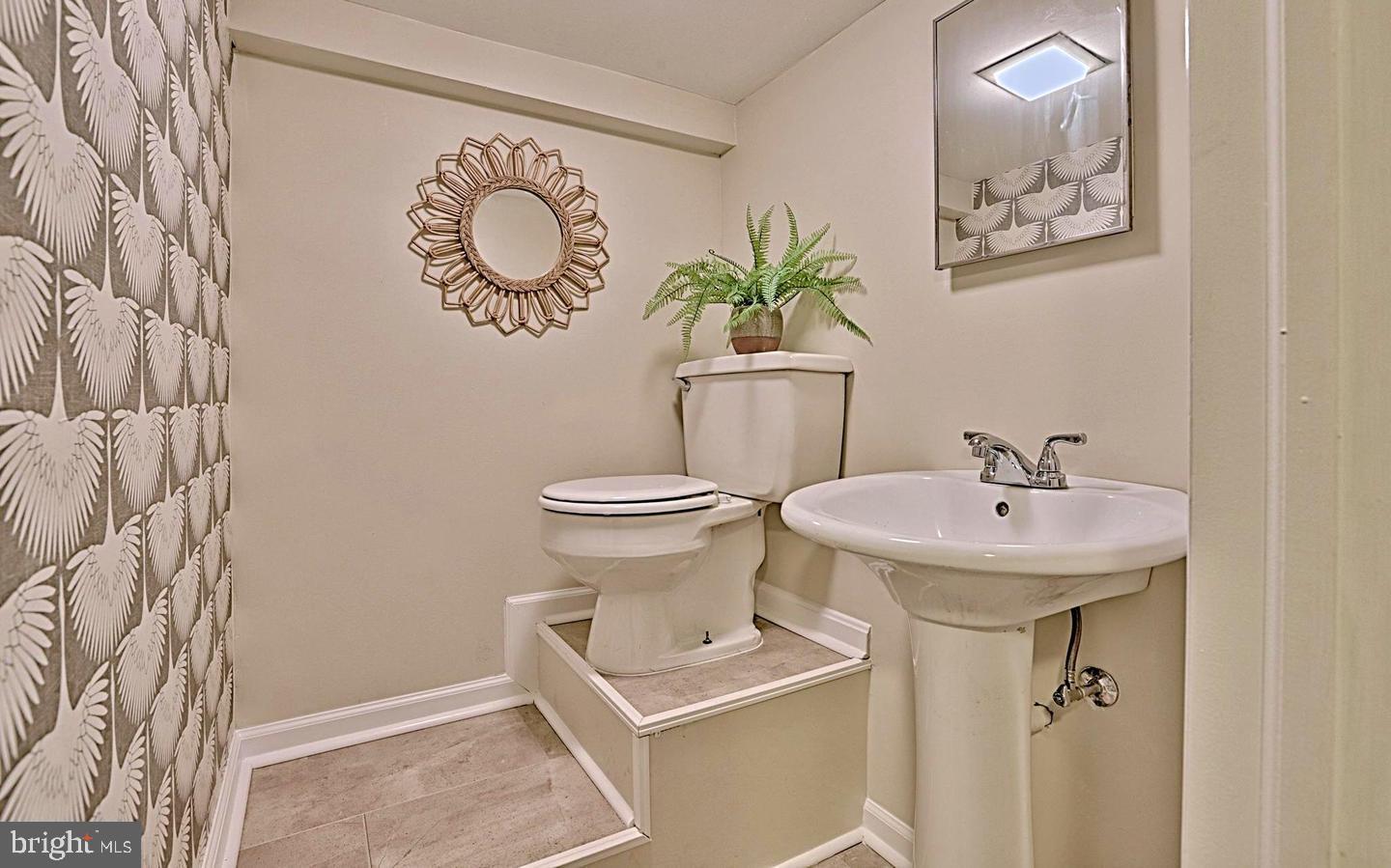 REGULARS - Residential Lease