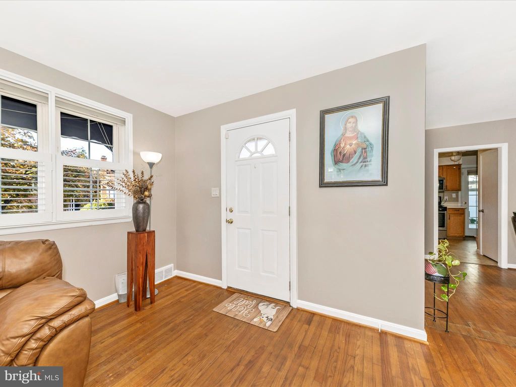 Photo of 800 Young Place, FREDERICK, MD 21702 (MLS # MDFR2072186)